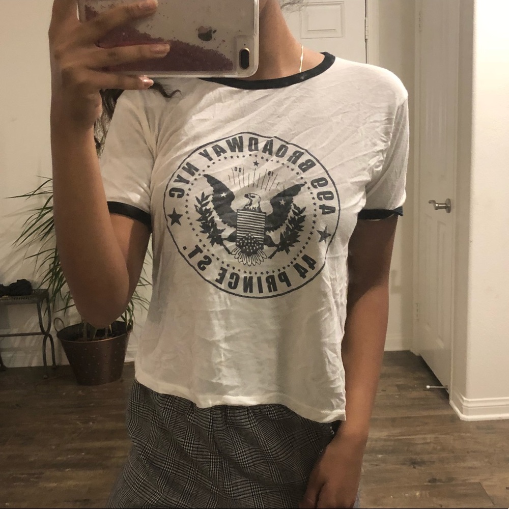 BRANDY MELVILLE VINTAGE TOP WHITE GRAPHIC
